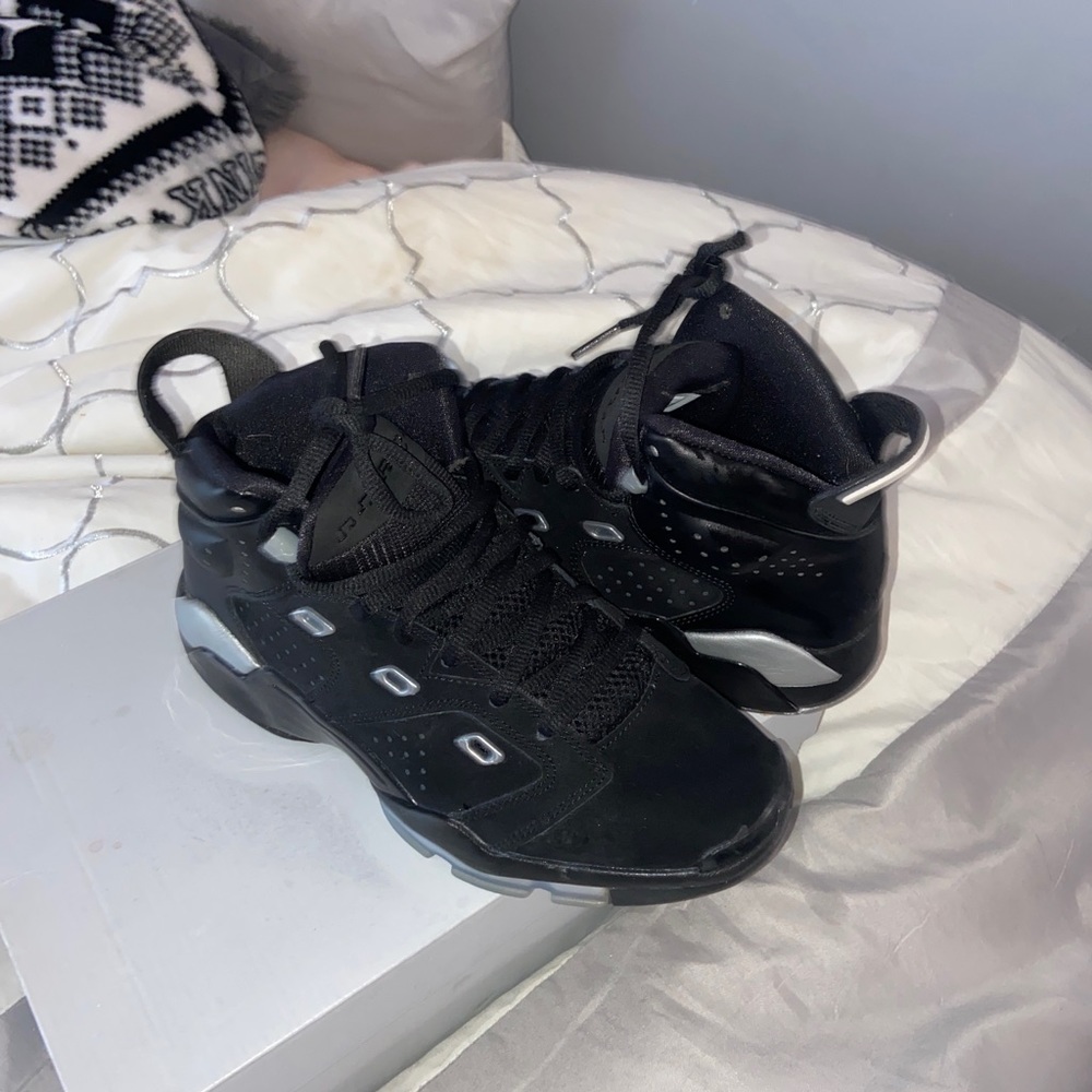 Jordan grey n black sneakers